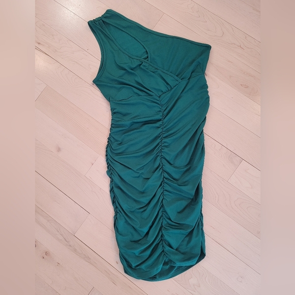 Green One-Shoulder Dress With Cut Out- Medium - Picture 5 of 5